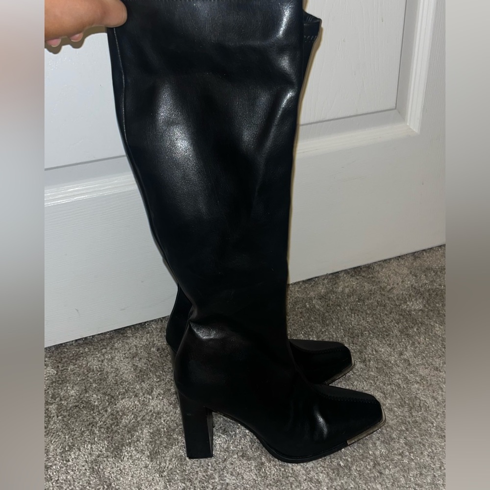 STEVE MADDEN FEDORA BLACK KNEE HIGH HEEL BOOTS!